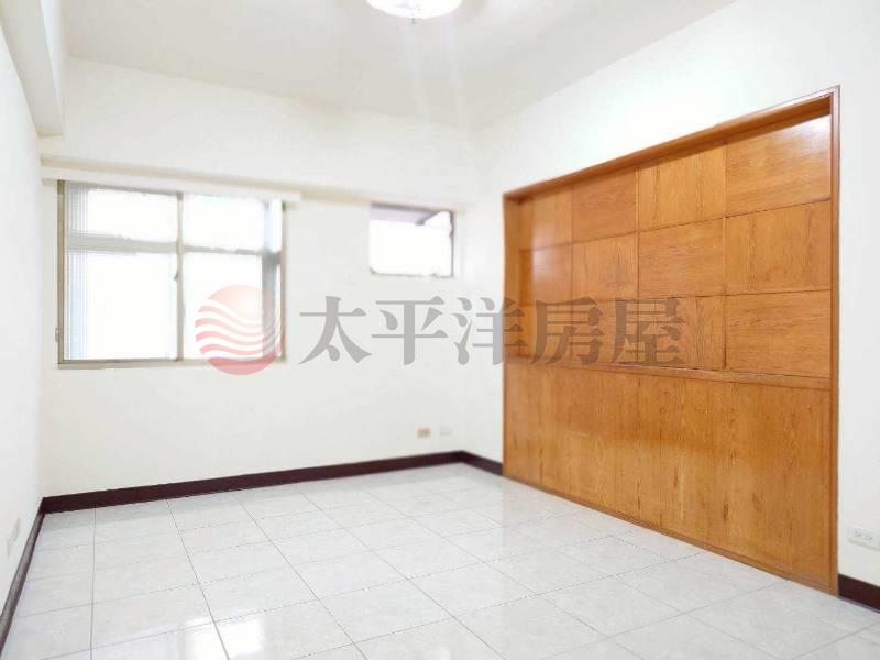 B018-新莊電梯三房平面車位,新北市新莊區建安街