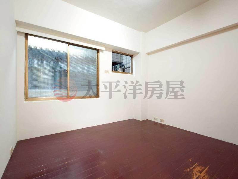 B018-新莊電梯三房平面車位,新北市新莊區建安街