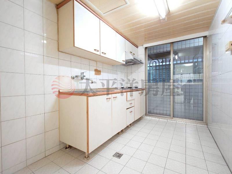 B018-新莊電梯三房平面車位,新北市新莊區建安街