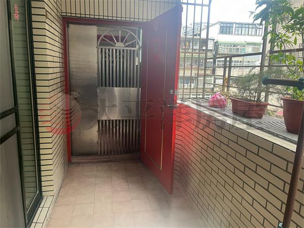 E176中和三樓美寓雙車位,新北市中和區中正路