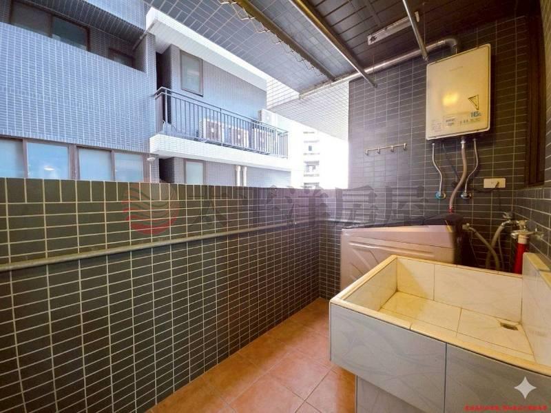 E088洲子洋樂HOUSE漂亮三房+車位,新北市五股區芳洲一路