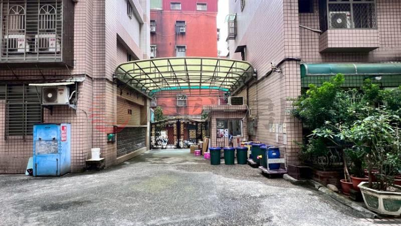 E120滿庭芳 風光明媚 電梯三房（次頂樓）,新北市樹林區俊英街