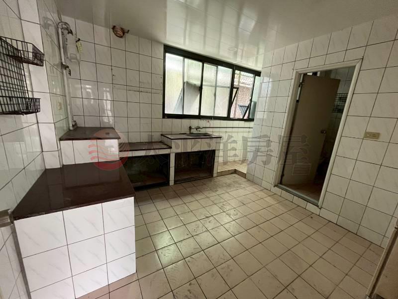 A89忠孝邊間頂加4+5,新北市新莊區忠孝街