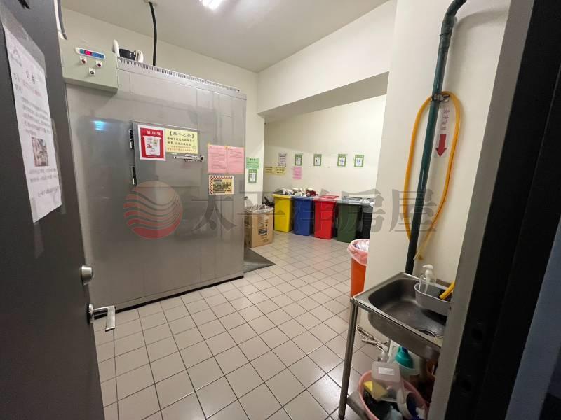 B106近學區 生活機能便利 次頂樓 兩房+車位,新北市新莊區中平路