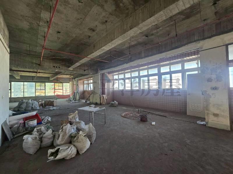 E144雙門牌並賣.百坪辦公室,桃園市龜山區萬壽路一段
