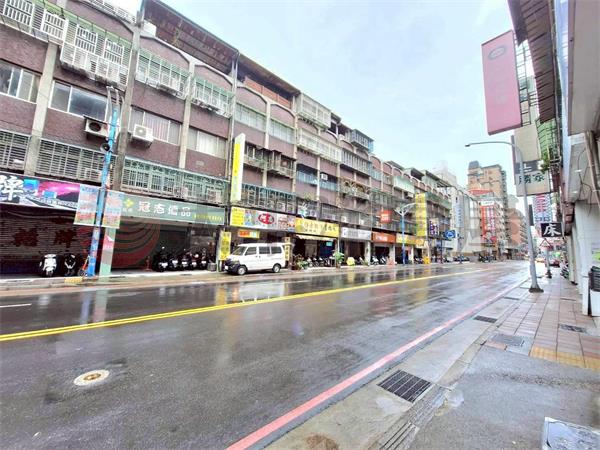 C011-復興路雙捷運店面,新北市新莊區復興路二段