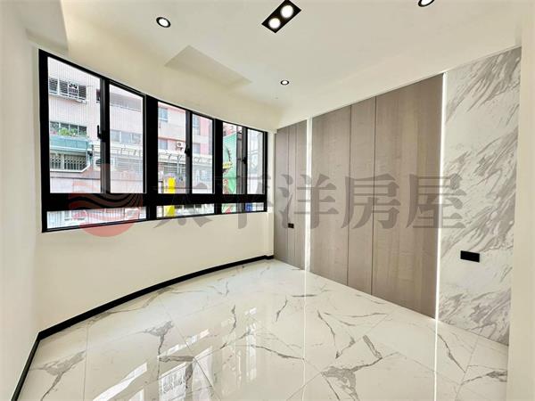 A025-昌隆邊間美裝3樓,新北市新莊區昌隆街