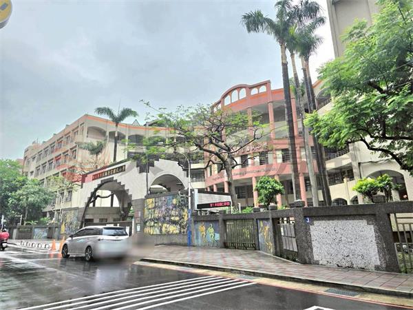 B014-學府公園亮麗2房,新北市新莊區中信街