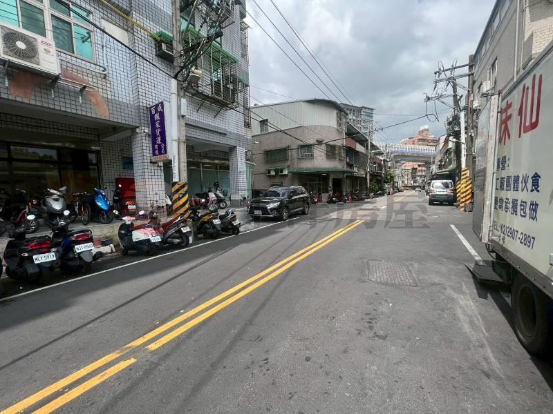E040-貴和站商辦1樓,新北市泰山區德安街