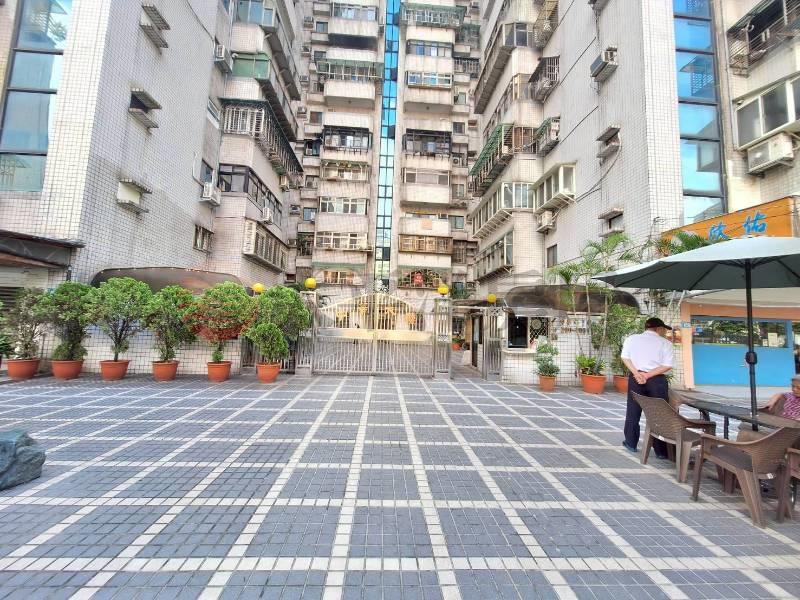 C018-中華大樓綠堤公園金店面,新北市新莊區中華路二段
