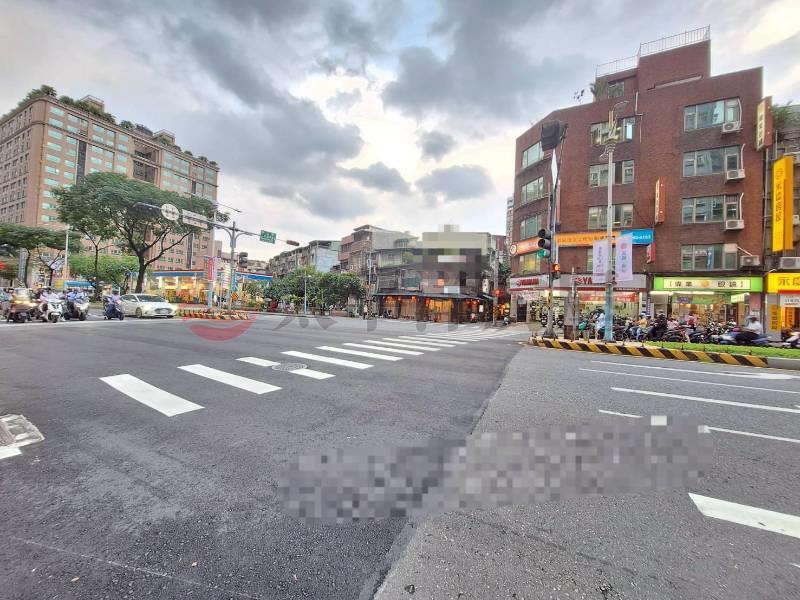 E108-埔墘商圈透天店面,新北市板橋區中山路二段
