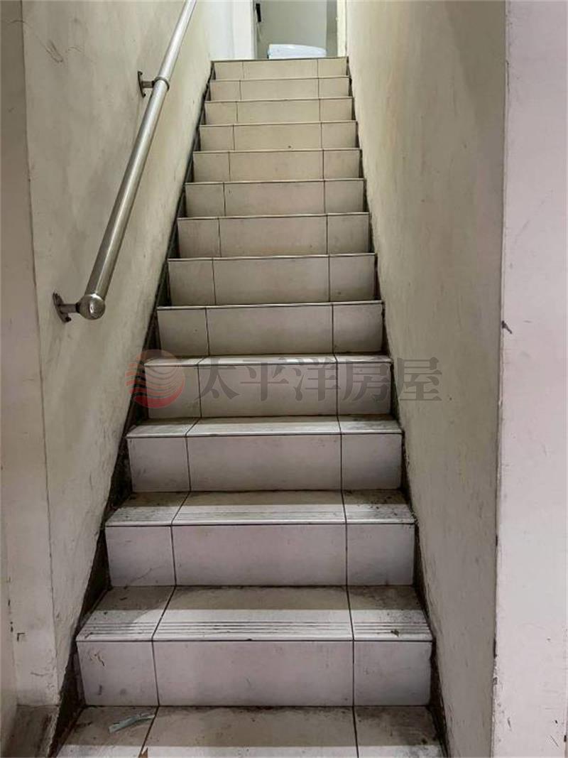 E109-板橋興隆市場透天店面,新北市板橋區中山路二段