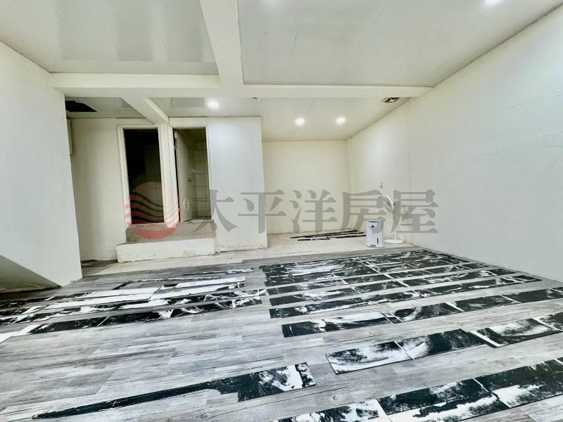 E132-三和夜市稀有大面寬店面,新北市三重區中央北路