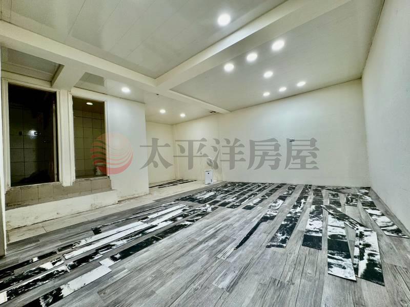 E132-三和夜市稀有大面寬店面,新北市三重區中央北路