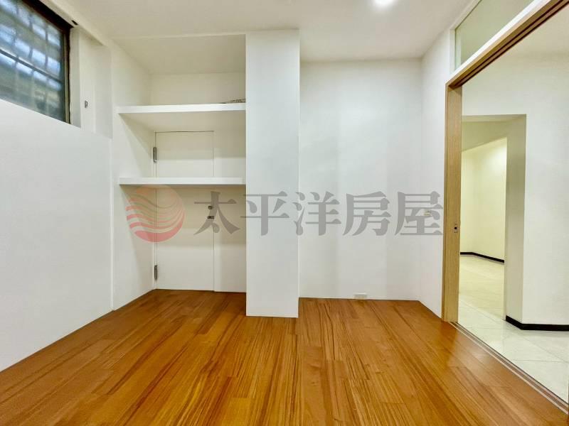 B010-雙捷運庭院1樓,新北市新莊區中港路