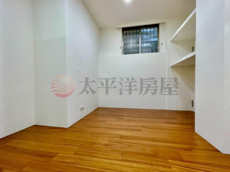 B010-雙捷運庭院1樓,新北市新莊區中港路