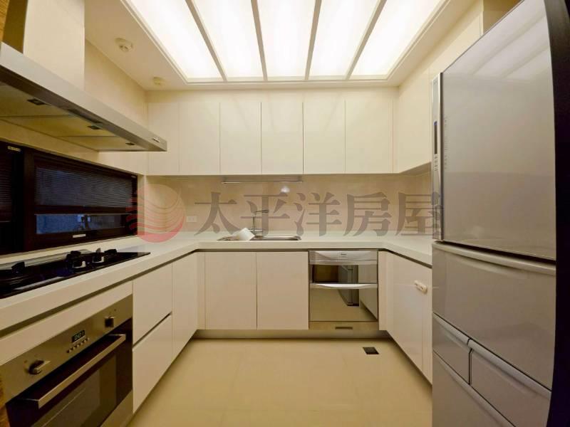B74重劃區質感裝潢四改大三房+雙車位,新北市新莊區福美街