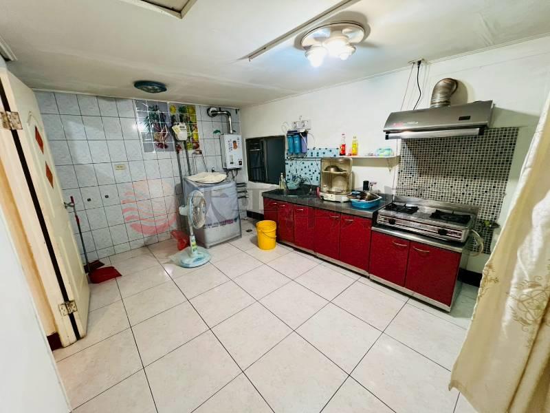 A013-公園美寓二樓,新北市新莊區中港路