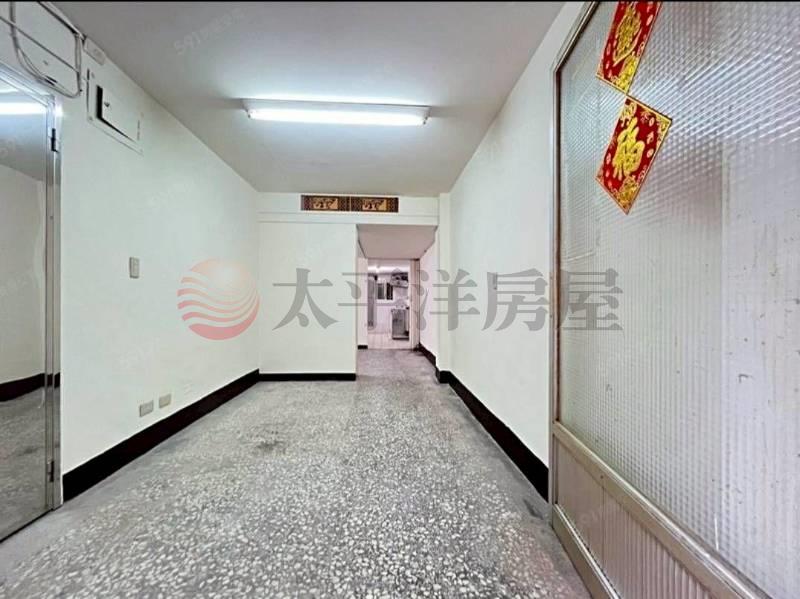 E035-捷運三重國小挑高１樓,新北市三重區正義北路