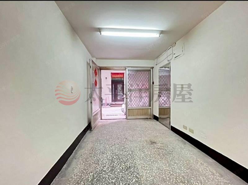 E035-捷運三重國小挑高１樓,新北市三重區正義北路