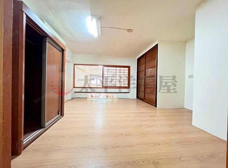 E035-捷運三重國小挑高１樓,新北市三重區正義北路