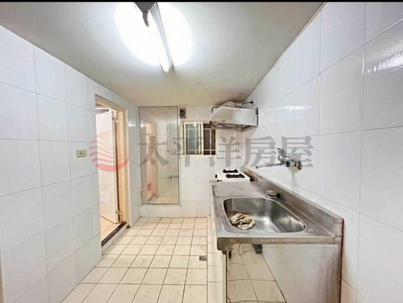 E035-捷運三重國小挑高１樓,新北市三重區正義北路