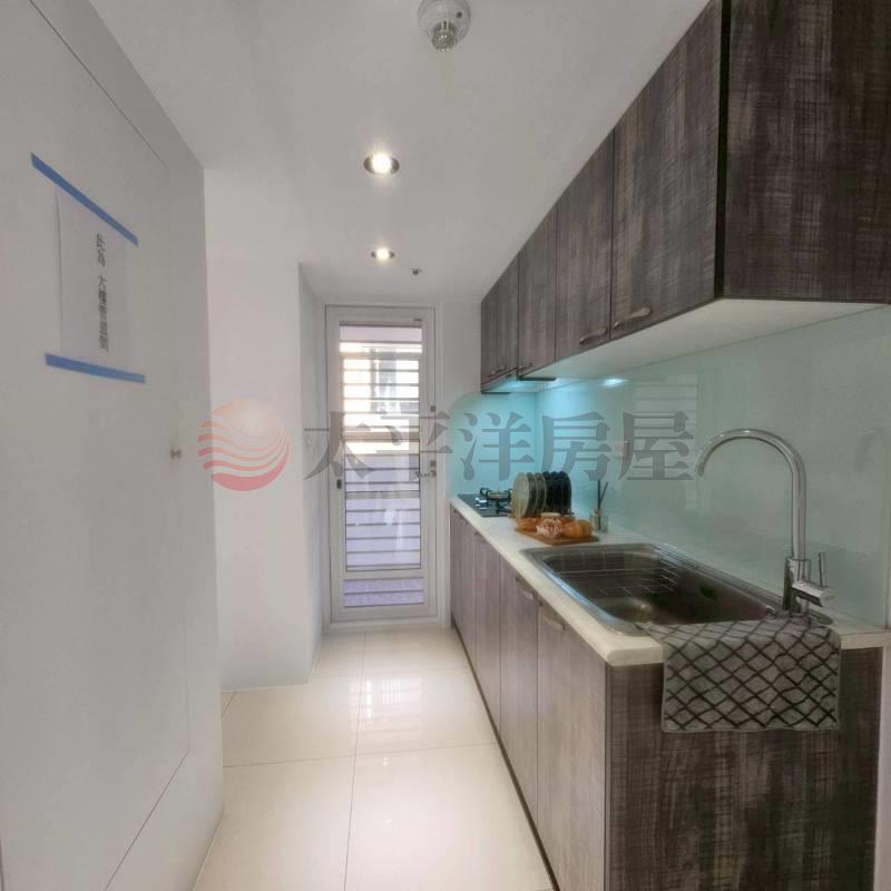 B008-百萬時尚裝潢3房次頂樓 台北居易,新北市新莊區昌平街