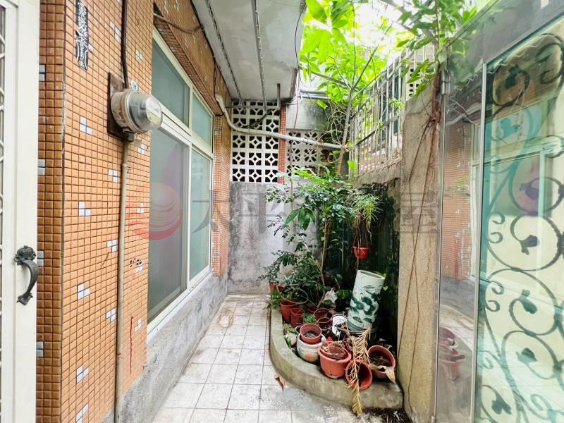A053-低總價庭院透天厝,新北市新莊區新莊路