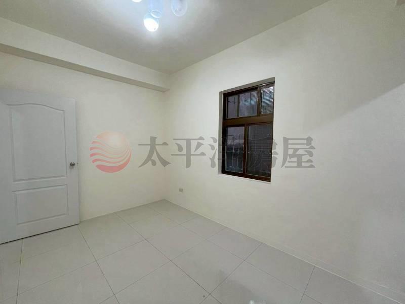 E028-仁愛邊間亮亮三房全新裝潢二樓,新北市三重區仁愛街