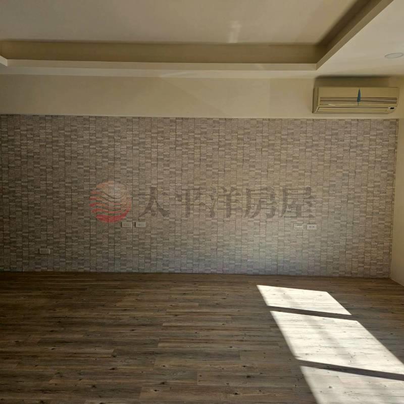 E069-門口方便停車 面公園免整理透天厝,新北市泰山區