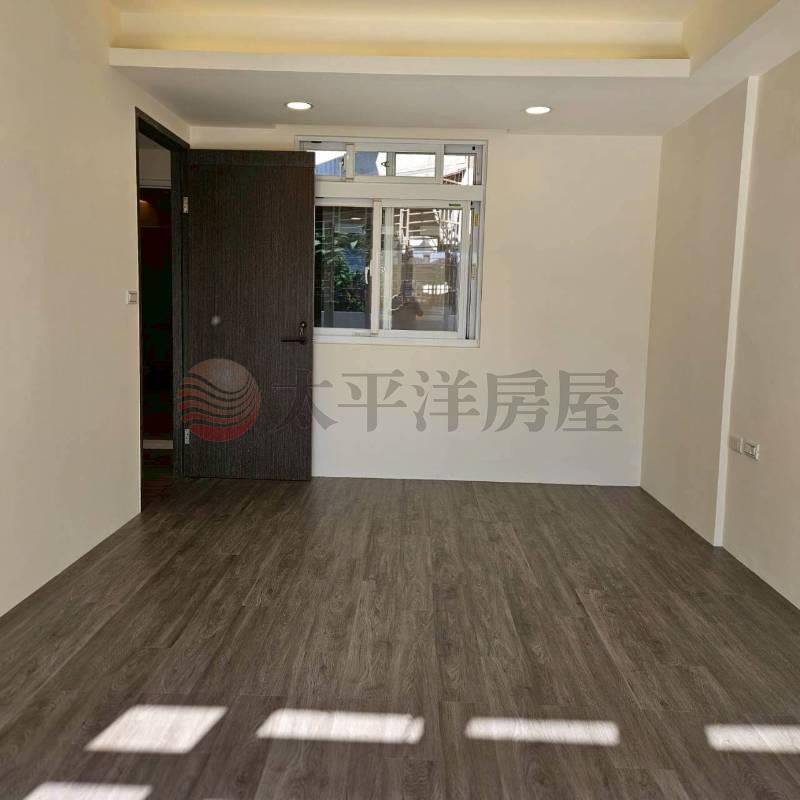 E069-門口方便停車 面公園免整理透天厝,新北市泰山區