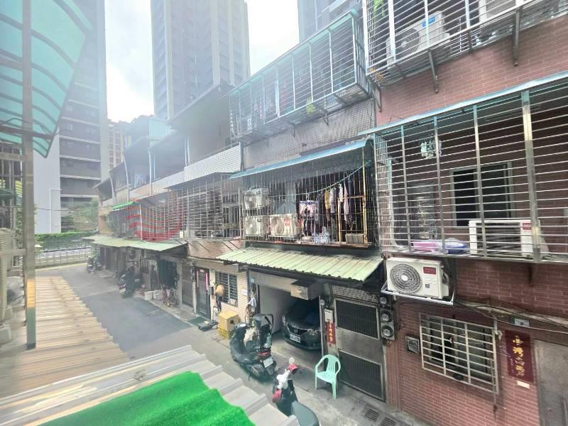 A069-近捷運古代透天厝,新北市新莊區頭興街