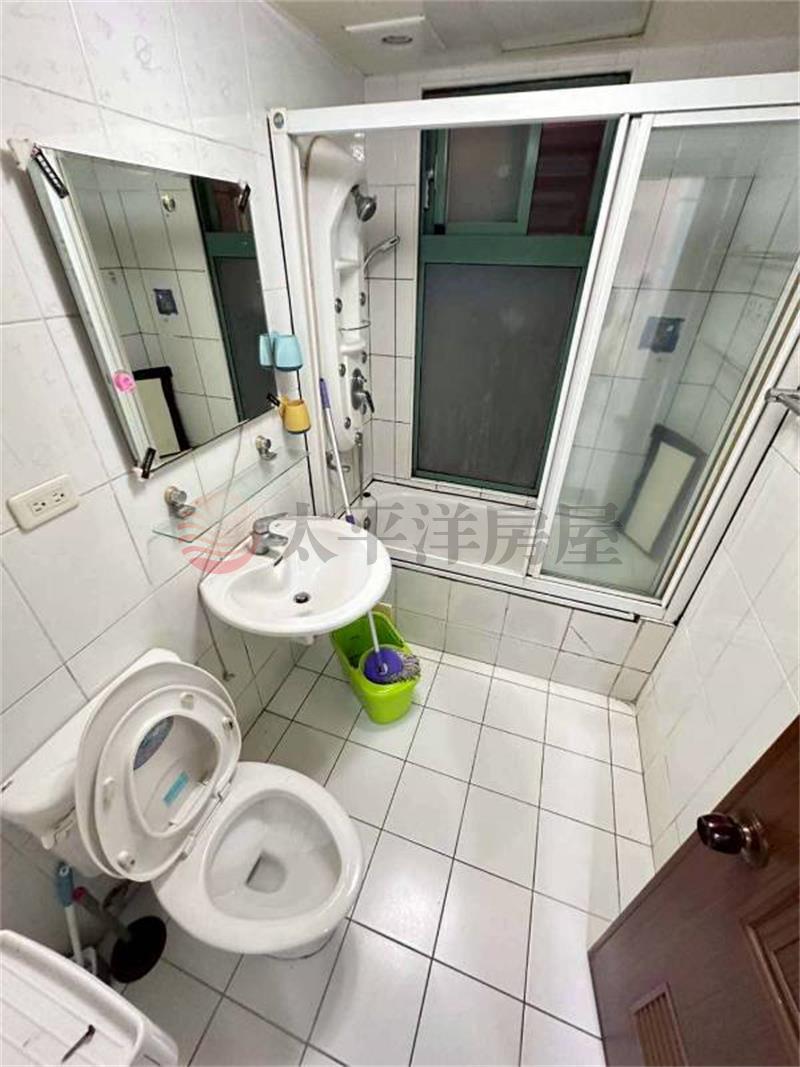 B033-星光閃閃電梯3房車,新北市新莊區新北大道七段