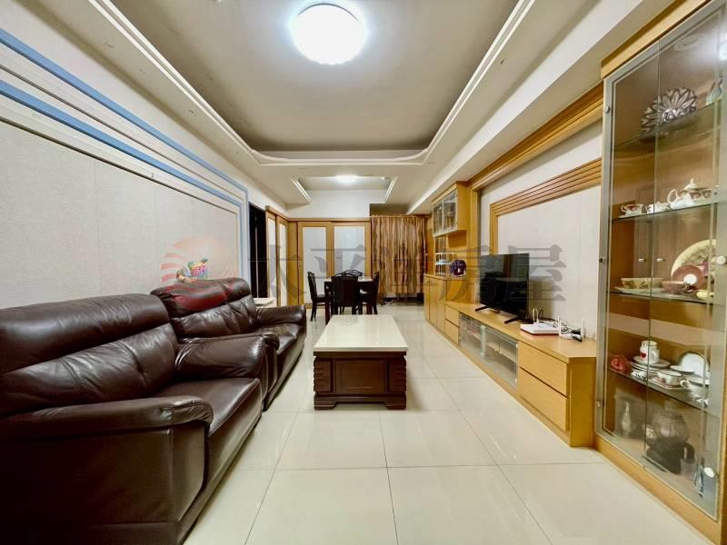 B041-歐洲村 邊間 低總價三房,新北市新莊區中平路