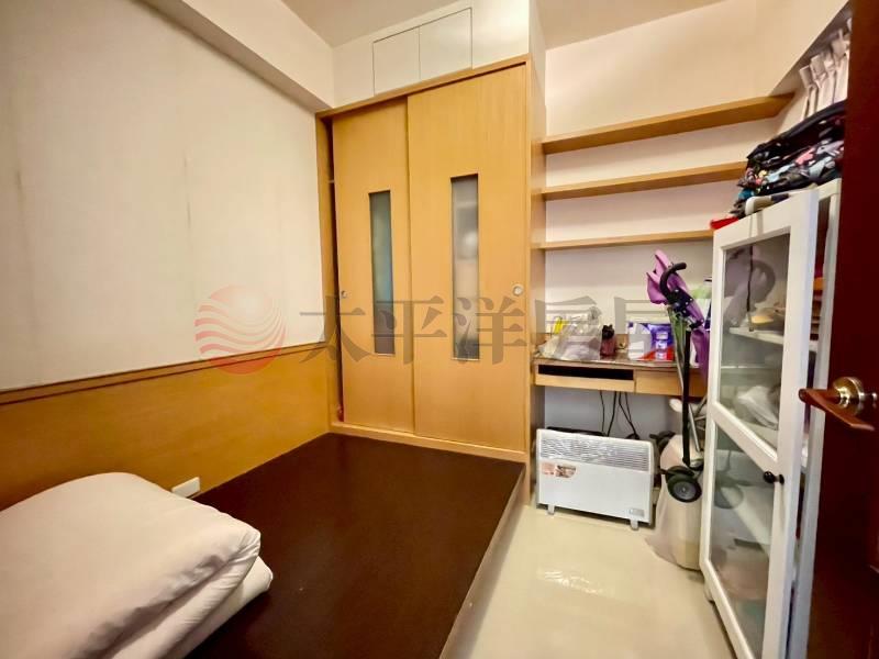 B041-歐洲村 邊間 低總價三房,新北市新莊區中平路