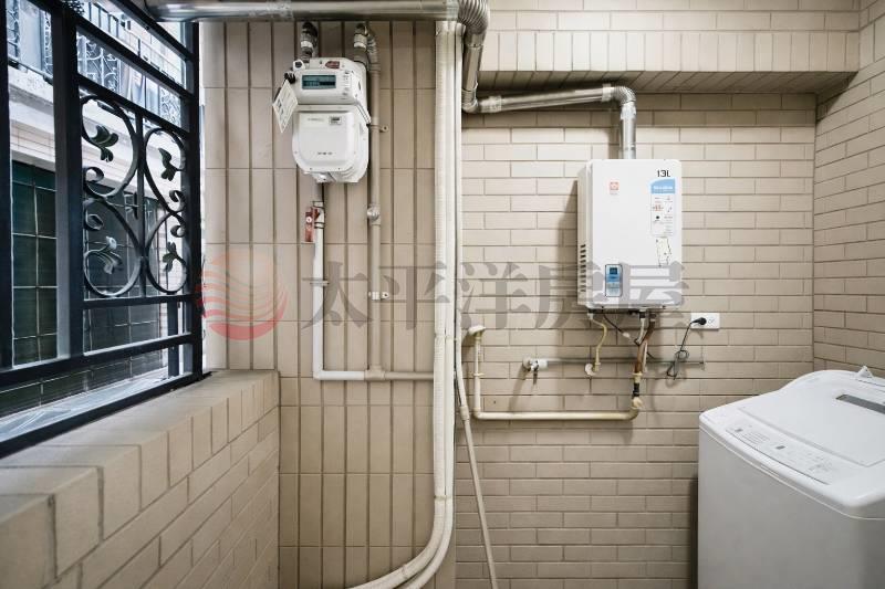 B041-歐洲村 邊間 低總價三房,新北市新莊區中平路