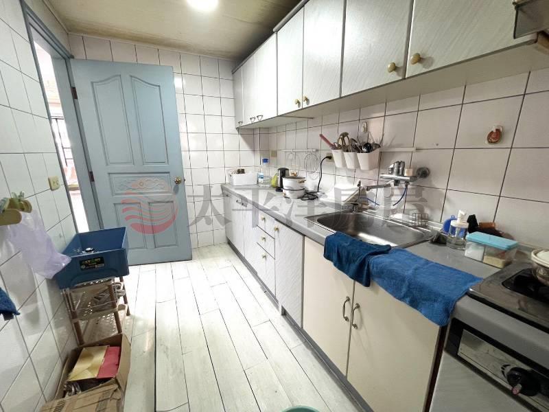 E012-碧瑤山莊三房+車位,新北市泰山區辭修路