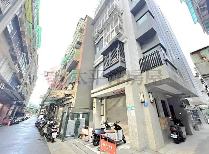 E038-全新挑高一樓 建商餘屋,新北市三重區仁愛街