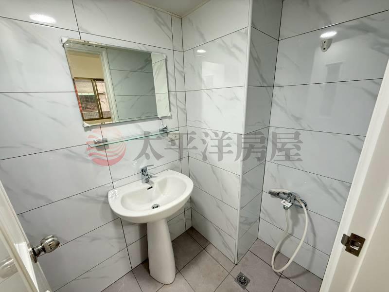 B031-學區低公設美三房車,新北市新莊區民安路