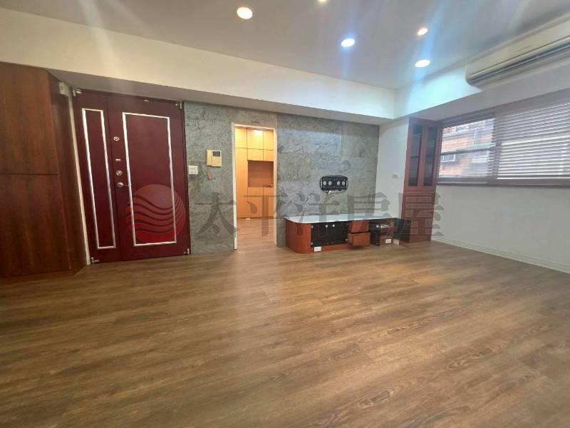 B014-忠誠星鑽三期4房車,新北市新莊區中榮街