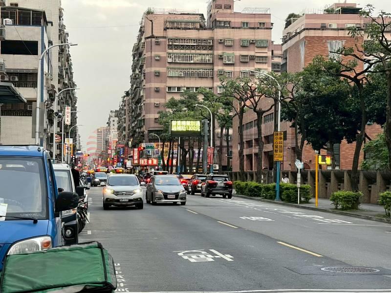 C013-低總價 幸福佳瑪店面,新北市新莊區幸福路