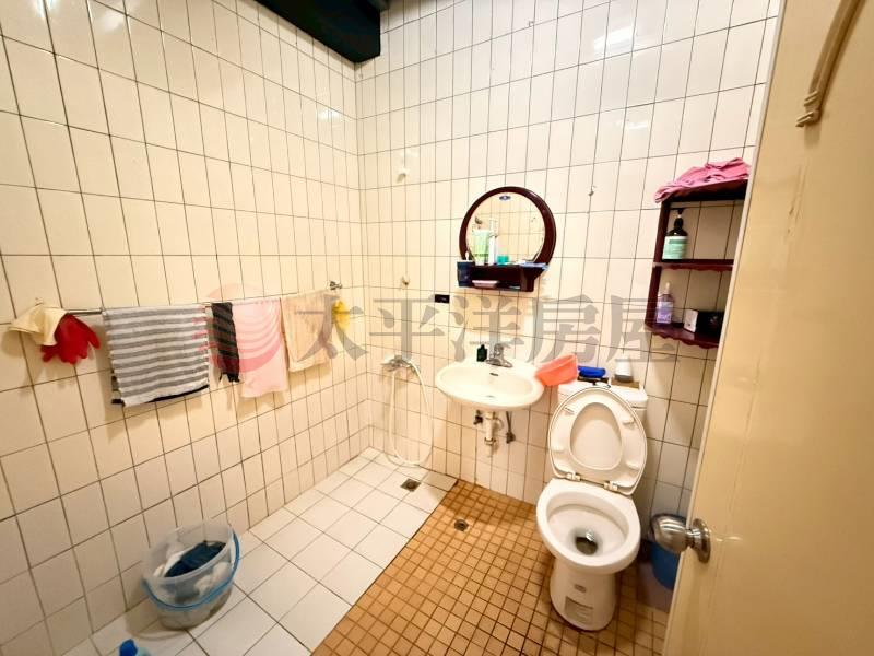 A010-前後陽台方正二樓,新北市新莊區中港路