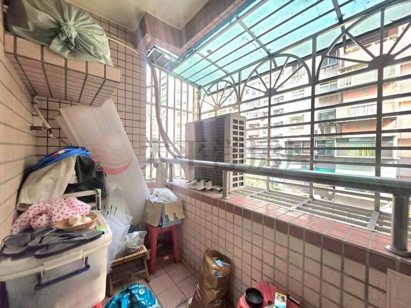 B008-陽光綠堤華廈三房,新北市新莊區五工一路