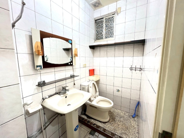 B014-民安碧瑤華廈住辦一樓,新北市新莊區民安西路