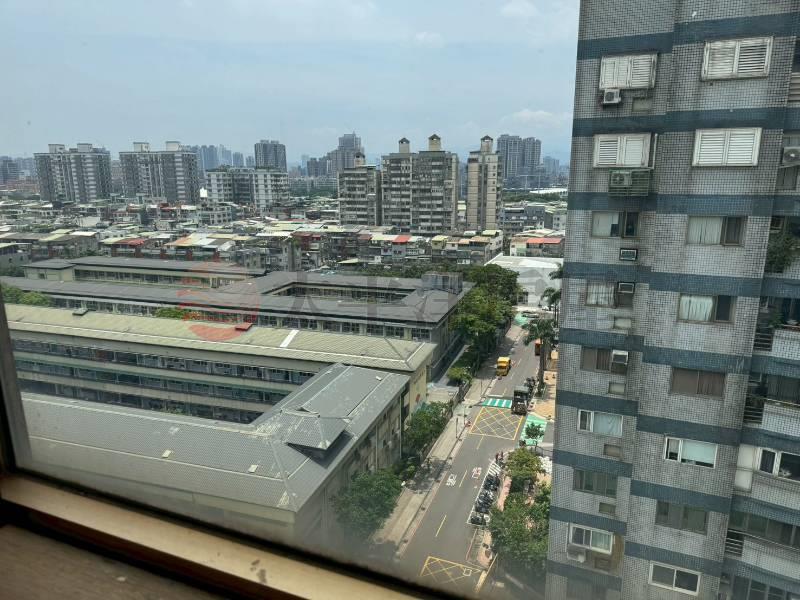 B70台北加州E F區景觀三房車,新北市新莊區中平路