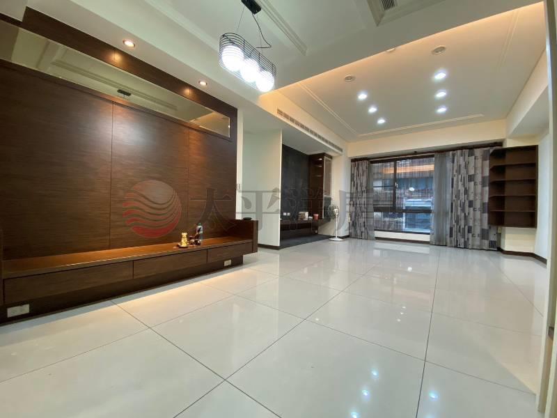 B108文學苑三房雙車位,新北市新莊區榮華路一段