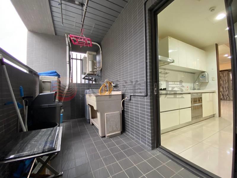 B108文學苑三房雙車位,新北市新莊區榮華路一段