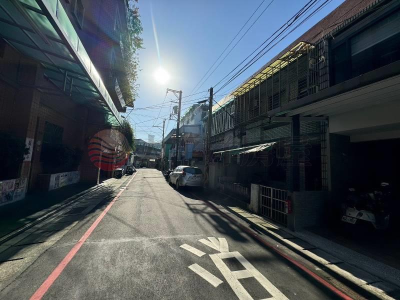 E073龜山精美透天厝,桃園市龜山區新嶺一街