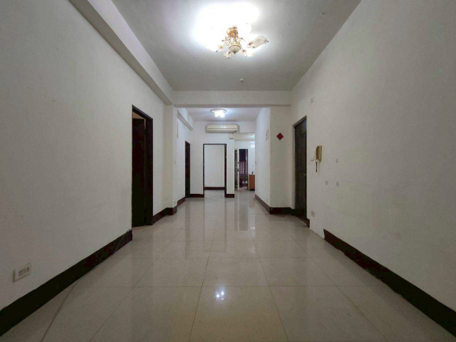 A030-新莊國小寧靜公寓2樓,新北市新莊區中港路