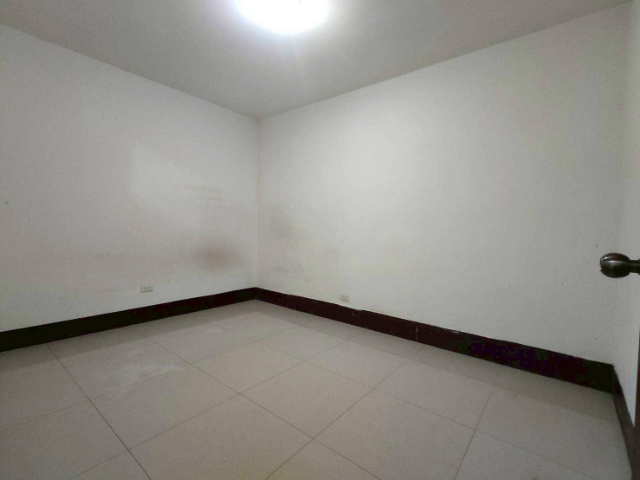 A030-新莊國小寧靜公寓2樓,新北市新莊區中港路